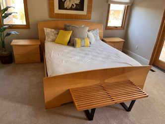 California King Maple Wood Bed Frame with Nightstands