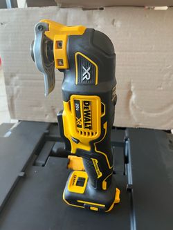 DEWALT 20V XR Brushless Oscillating Multi-Tool