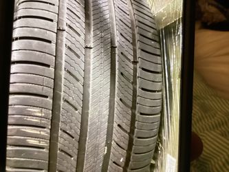 One Michelin Premier Tire 245/45R17 Like New No Plugged Or Patch Asking $85.