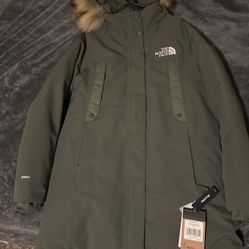 The North face Parka Coat Women’s Brand New large 