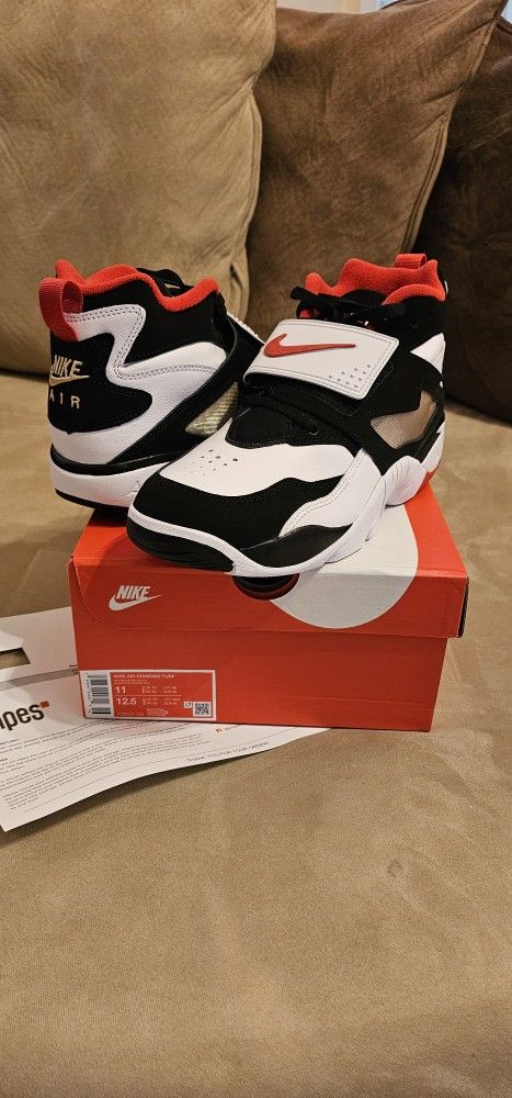 Nike Diamond Turf Kobe Christmas Grinch Lakers Vapor Home Mambacita Dunk SB Pink Jordan Retro Flue Gratitude Cement OG Bred 1 3 4 5 6 7 8 13 11 12