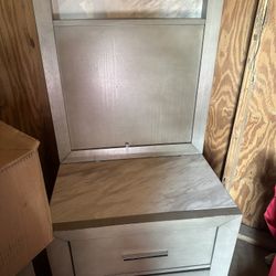 2 Night Stands And Mirror 