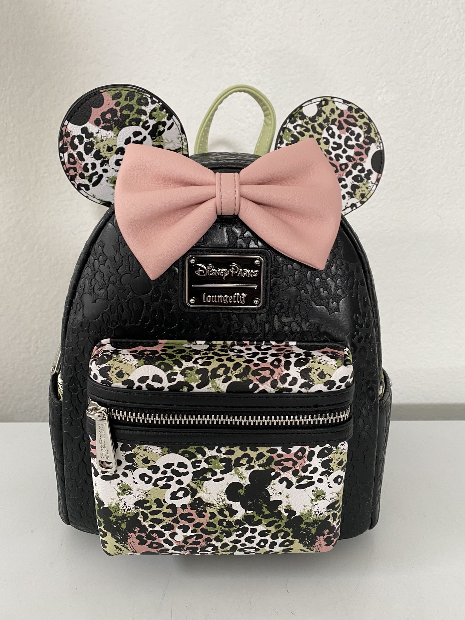 New Minnie Mouse Purse. NO HOLD