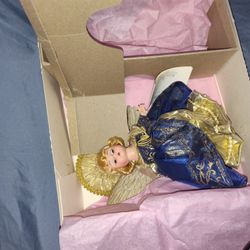 #732/2000 1997 Madame Alexander- Blue Angel #19972, Free Standing Collector doll