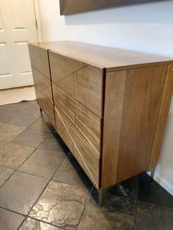 60" 6 drawer import accent dresser , import nice accent dresser, 60x 34x18 - mid-century look, must See To Appreciate! $275 takes it.