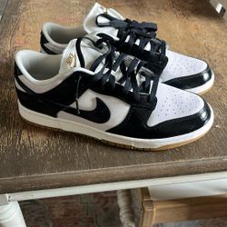 Size 12 Dunks NOT PANDAS 