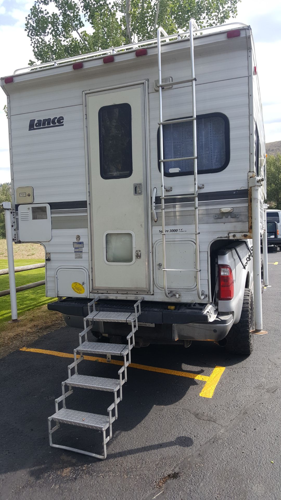 1997 lance squire 3000 truck camper