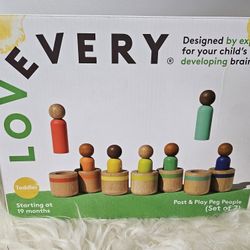 Lovevery Post & Play Peg People (7) 