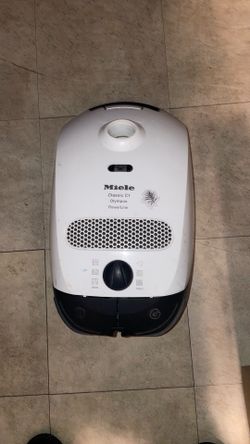 Miele classic c1 olympus white vacuum cleaner