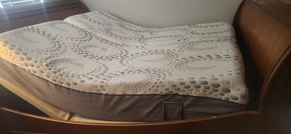 Cama Inclinable Y Para Masajes En Los Dos Lados Juntamente Con Los Muebles