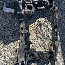 2013 Hyundai Genesis Front Subframe Part