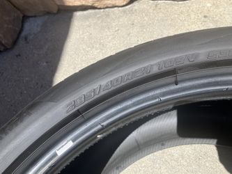 2 Lightly Used Not Free Yokohama AVID Ascend GT Tires 285 40 R21