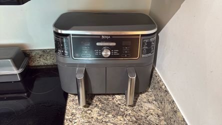 Airfryer - Ninja DZ401 Foodi 10 Quart 6-in-1 DualZone XL 2-Basket Air Fryer with 2 Independent Frying Baskets, Match Cook & Smart Finish to Roast, Bro