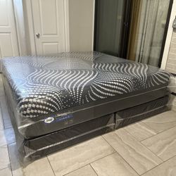 King Size Mattress  & Boxspring … I CAN DELIVER 