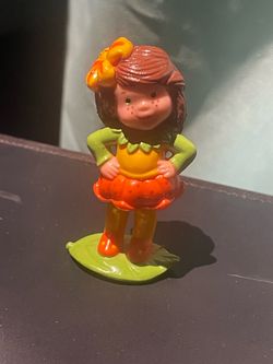 Vintage 1983 Avon Scamper Lily Figurine