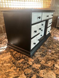 Black/White Jewelry Box
