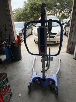 Hoyer Advance 340 Electric Patient Lift – Like New