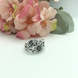 Vintage Beautiful Nature Ring | Size 7&8