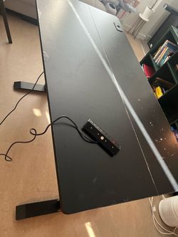 Electric Height Adjustable Standing Desk – 47” – Works Great