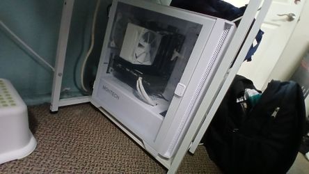White Custom Gaming Pc