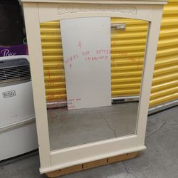 Vanity/dresser mirror