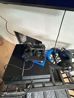 Sony ps4 with 2 controllers and more