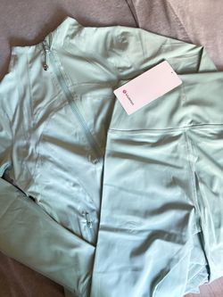 Lululemon women’s teal blue set with shorts brand new with tags !