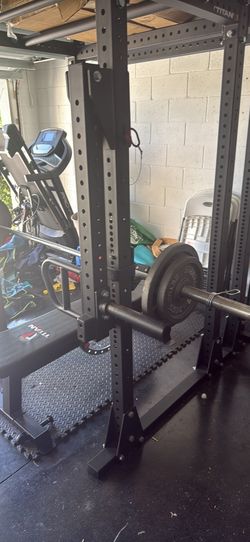 Home fitness power rack