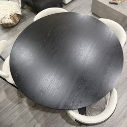Round Dining Table 