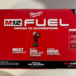 Milwaukee 2554-22 M12 FUEL Stubby 3/8” Impact Wrench Kit