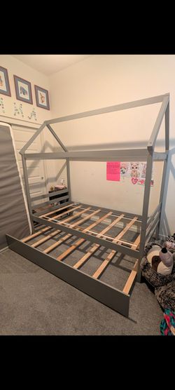 Twin House Bed with Trundle