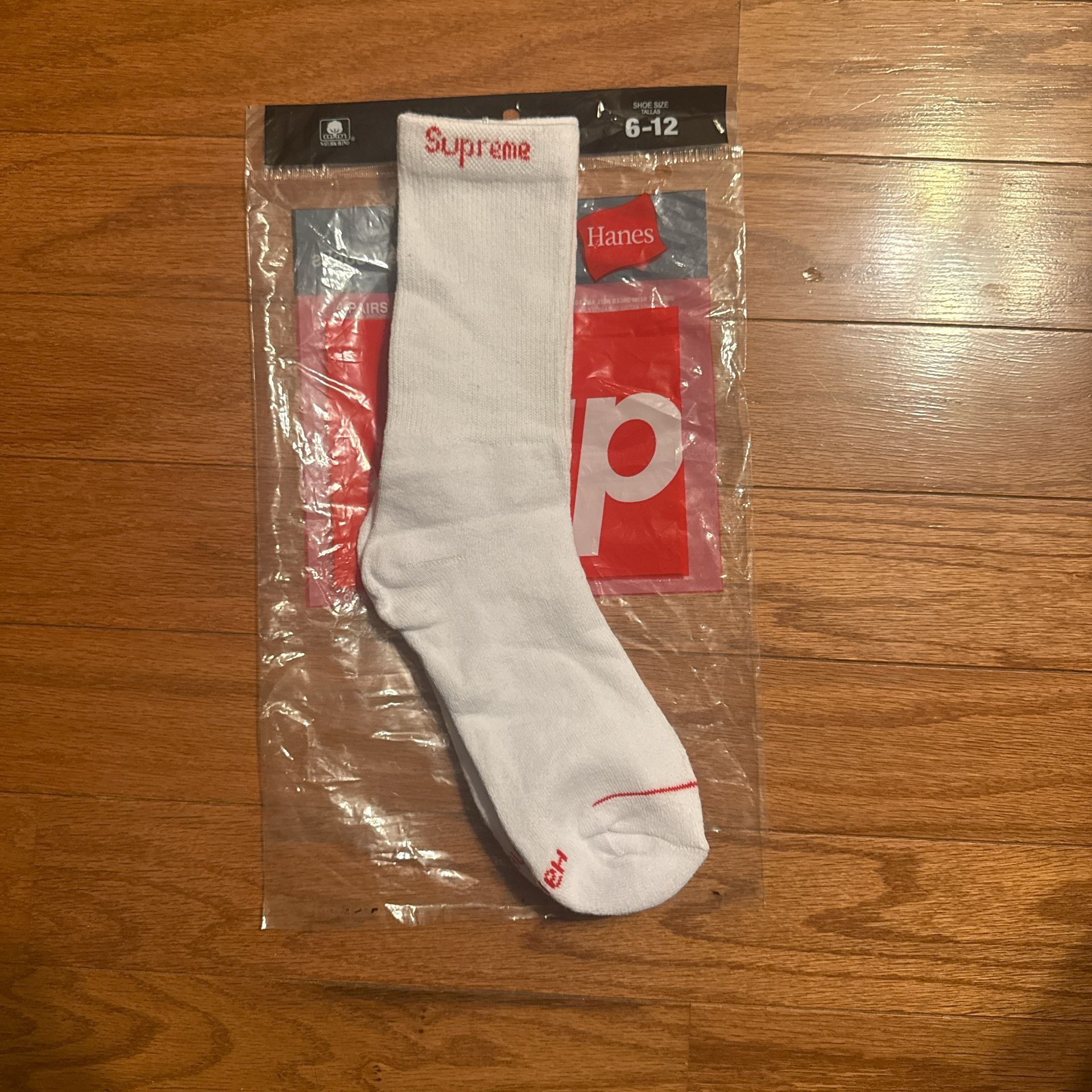 Supreme Socks