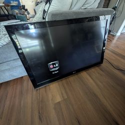 43" LG TV *FREE*