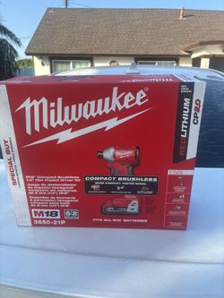 Milwaukee  N18™ Compact Brushless 1/4" Hex Impact Driver Kit NEW!