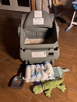Self-Cleaning Automatic Cat Litter Box with Accessories