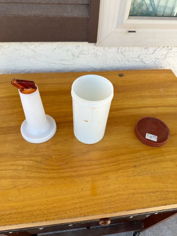 Pour Bottles With Lids