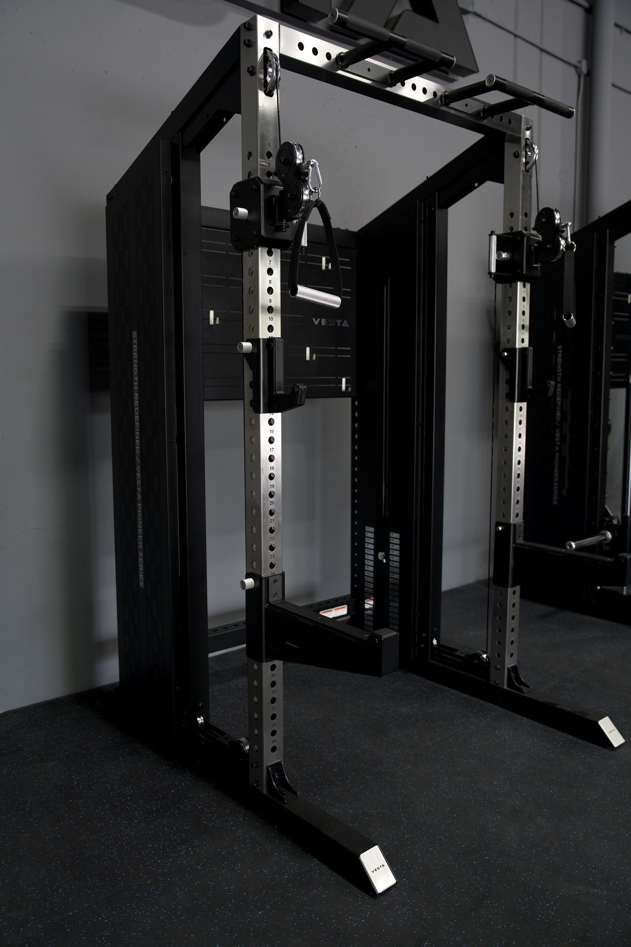 Vesta New Pioneer Series| Functional trainer | stainless steel | Aluminum wheels | Adjustable Pull Up Bar| 200lbs weight stack| gym| Free Delivery