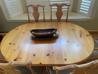Table with 6 chairs