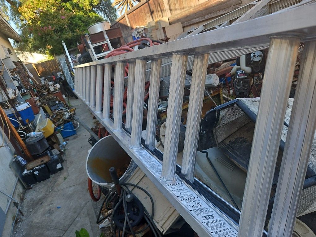 32 Ft Ladder Ext Brand New