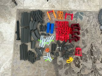 Huge set of Thomas the train tracks 