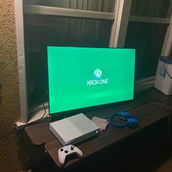 Xbox/32 inch tv