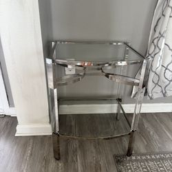 2 End Tables 