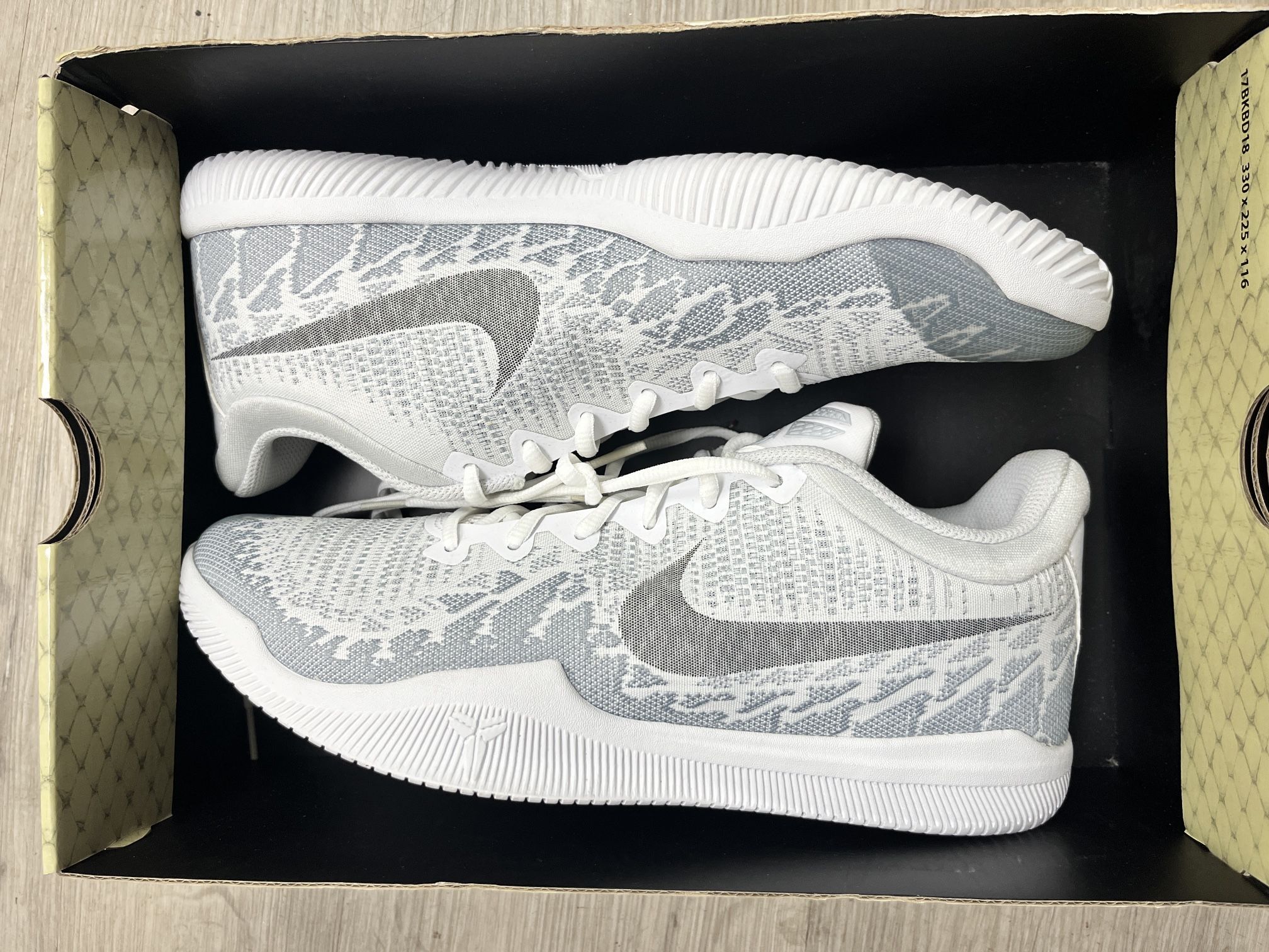 MAMBA RAGE PURE PLATINUM NIKE SHOES  SIZE 10