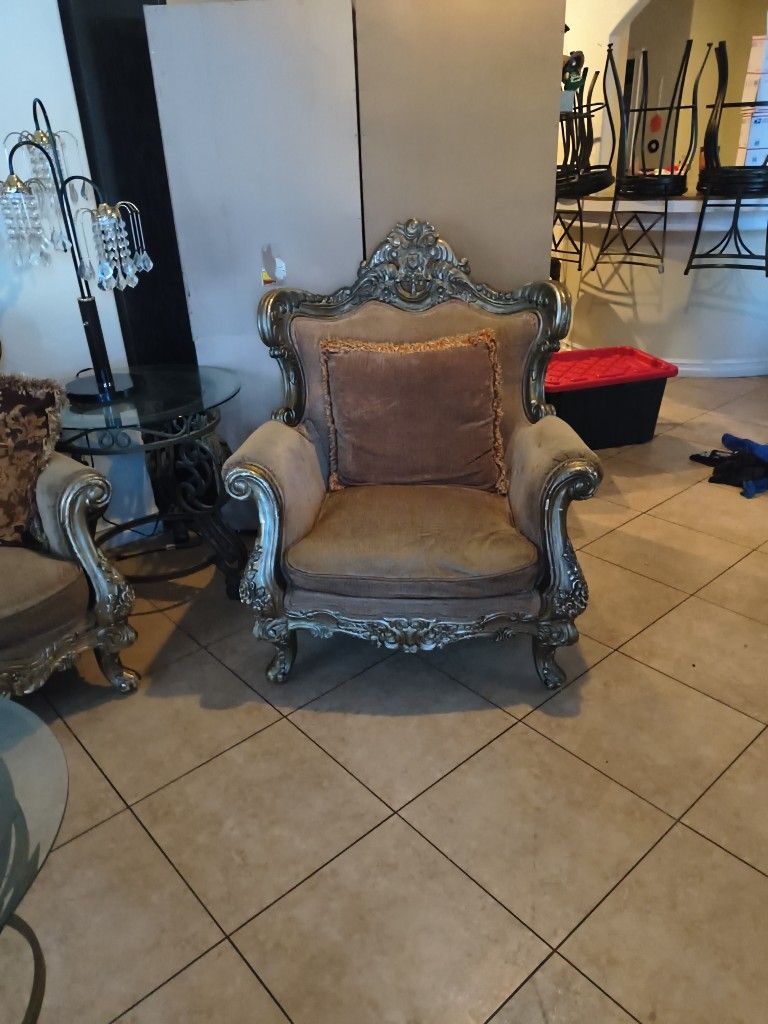 Free Couches 