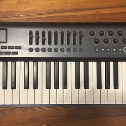 Axiom 49 midi keyboard
