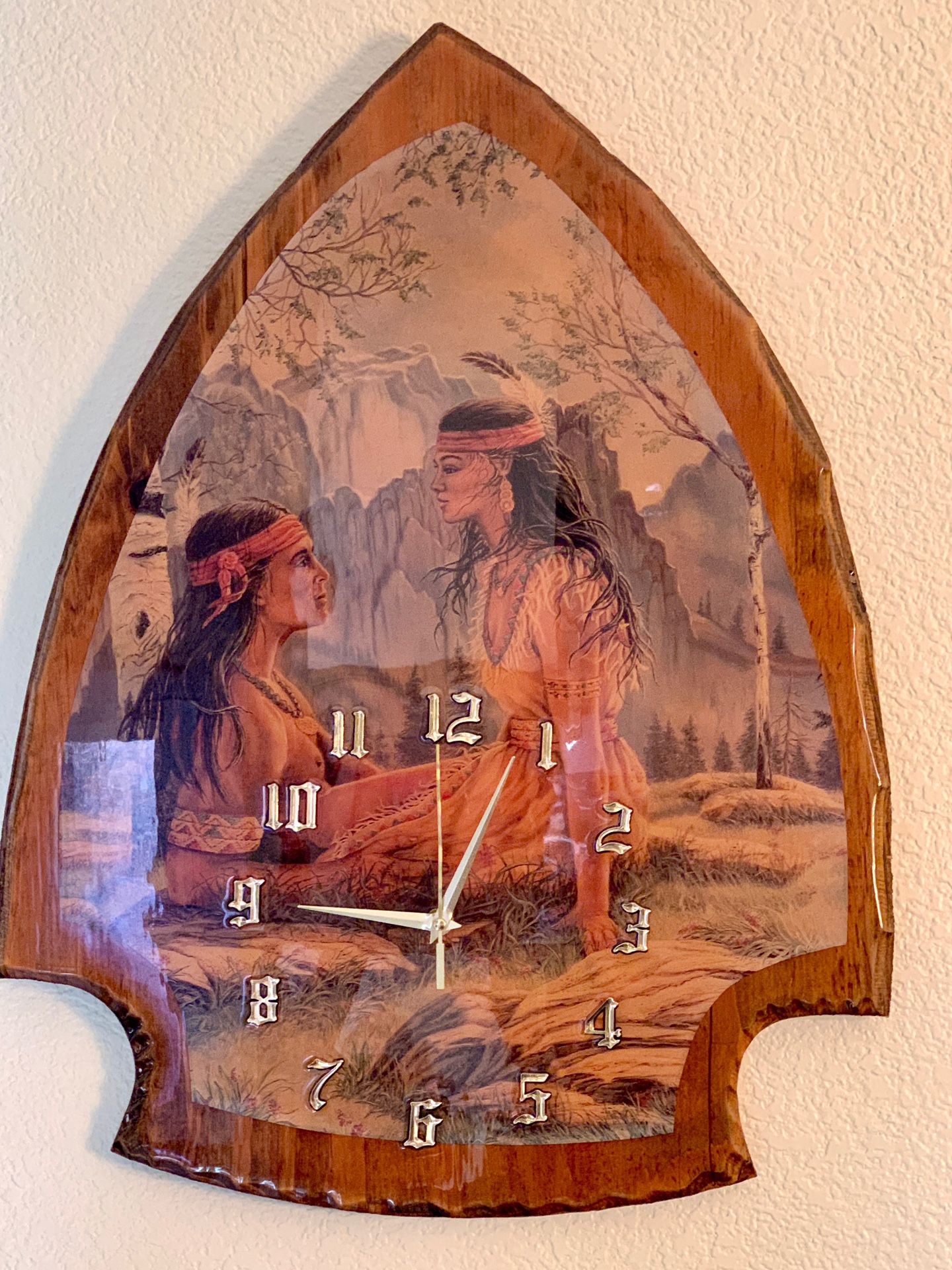 Wooden Arrowhead Clock