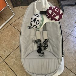4Moms Mamaroo Swing 