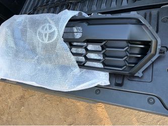 Toyota Tacoma TRD Grill 2024-2025