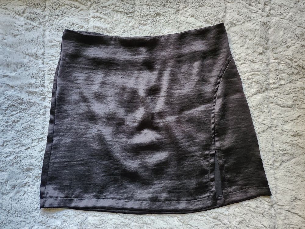 BLACK SILK SHORT SKIRT