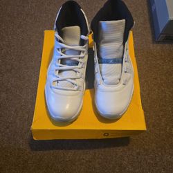 Jordan 11 Legend Blue